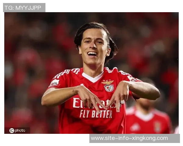 尤文等豪门瞄准本菲卡17岁后卫福尔莫索穆帅称其为新一代小麦