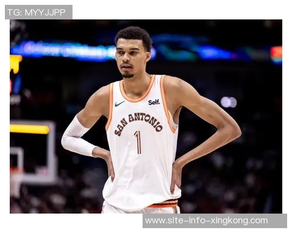 文班亚马替补出战表现亮眼带领球队取得7胜1负佳绩