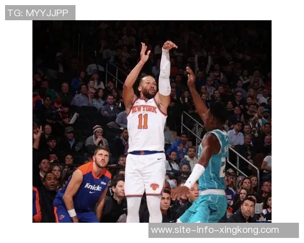 尼克斯全员发力半场领先黄蜂25分哈特表现出色三球状态低迷